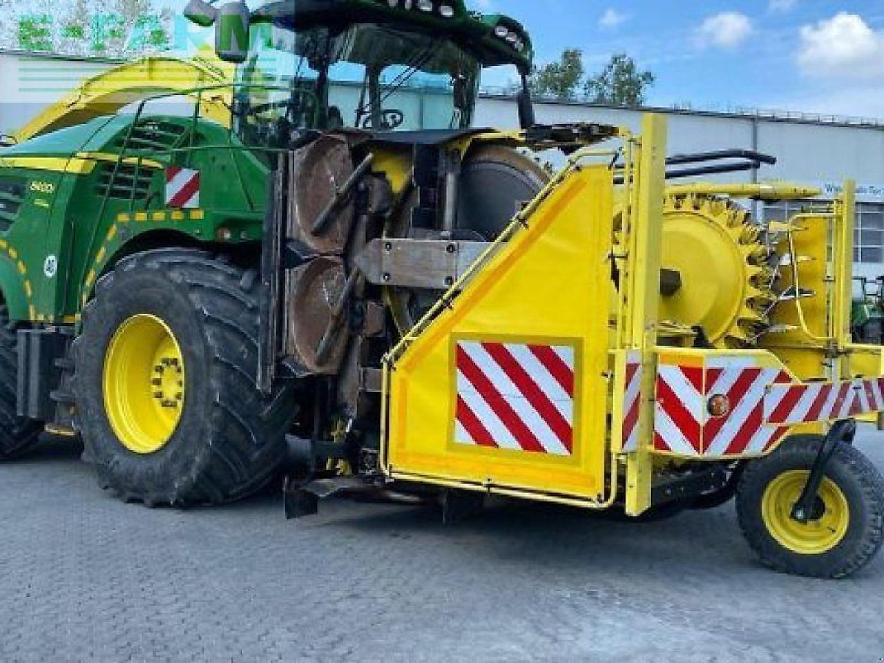 John Deere 8400i stalkbuster - Силажокомбайн: снимка 1 John Deere 8400i stalkbuster - Силажокомбайн: снимка 1