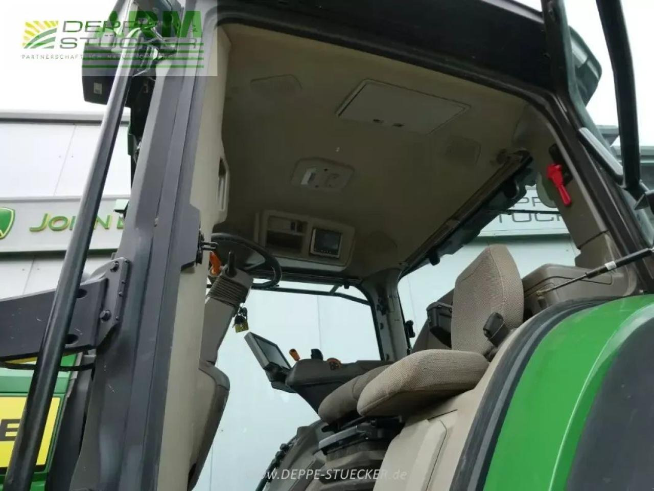 Трактор John Deere 8r 370: снимка 22