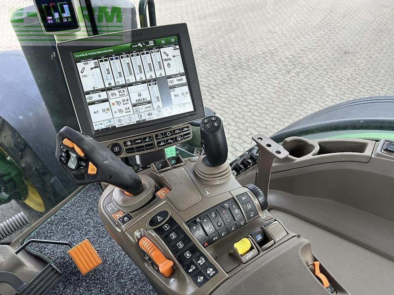 John Deere 8r 370 - Трактор: снимка 3 John Deere 8r 370 - Трактор: снимка 3
