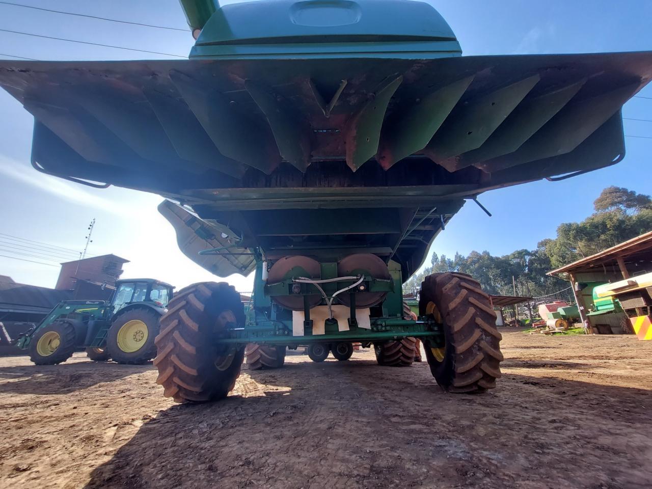 John Deere 9680WTS HM - Зърнокомбайн: снимка 3 John Deere 9680WTS HM - Зърнокомбайн: снимка 3