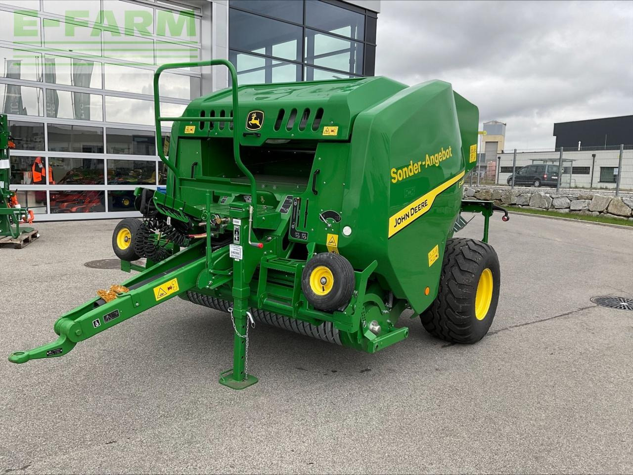 John Deere F 441 M Rundballenpresse - Сламопреса за квадратни бали: снимка 1 John Deere F 441 M Rundballenpresse - Сламопреса за квадратни бали: снимка 1