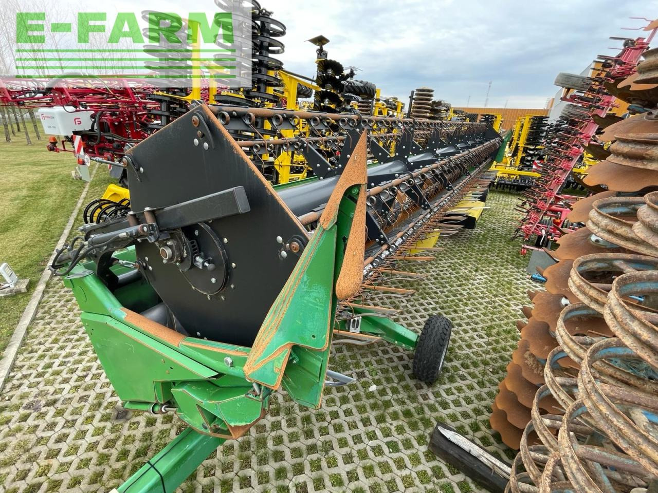 Зърнокомбайн John Deere S690i: снимка 10