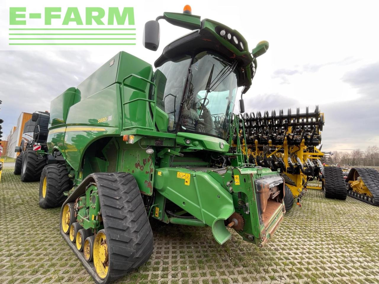Зърнокомбайн John Deere S690i: снимка 7