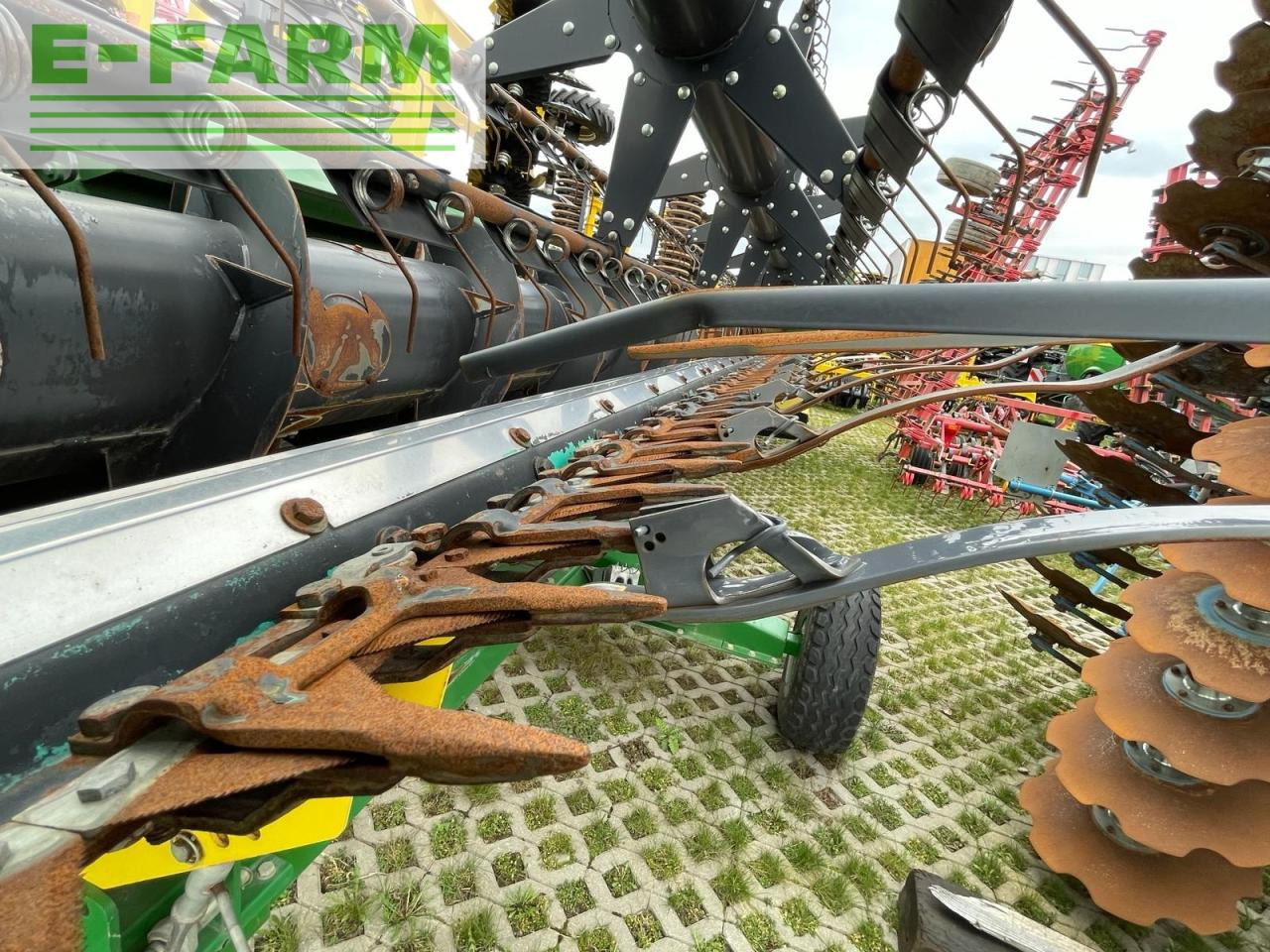 Зърнокомбайн John Deere S690i: снимка 29
