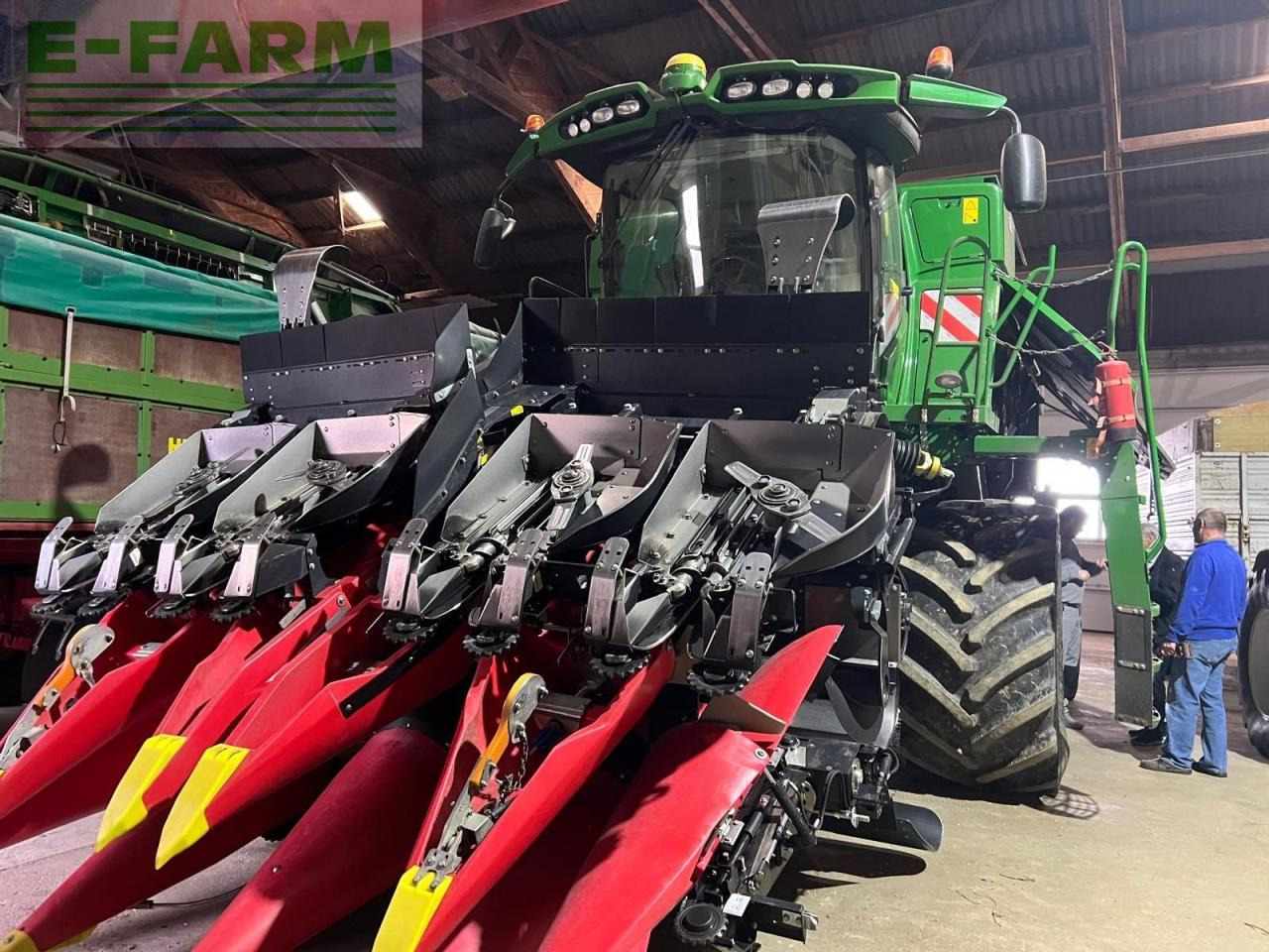 John Deere T670 - Зърнокомбайн: снимка 1 John Deere T670 - Зърнокомбайн: снимка 1