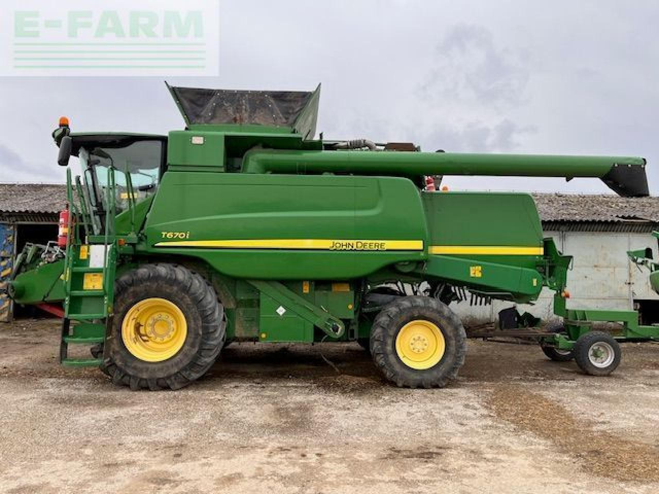 John Deere T670 - Зърнокомбайн: снимка 2 John Deere T670 - Зърнокомбайн: снимка 2