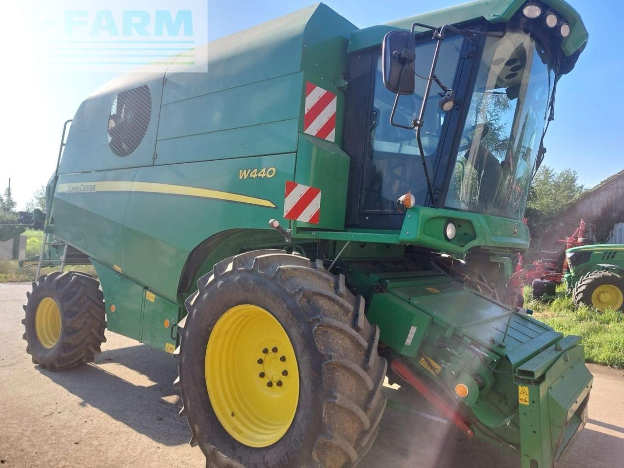 John Deere W440 - Зърнокомбайн: снимка 2 John Deere W440 - Зърнокомбайн: снимка 2