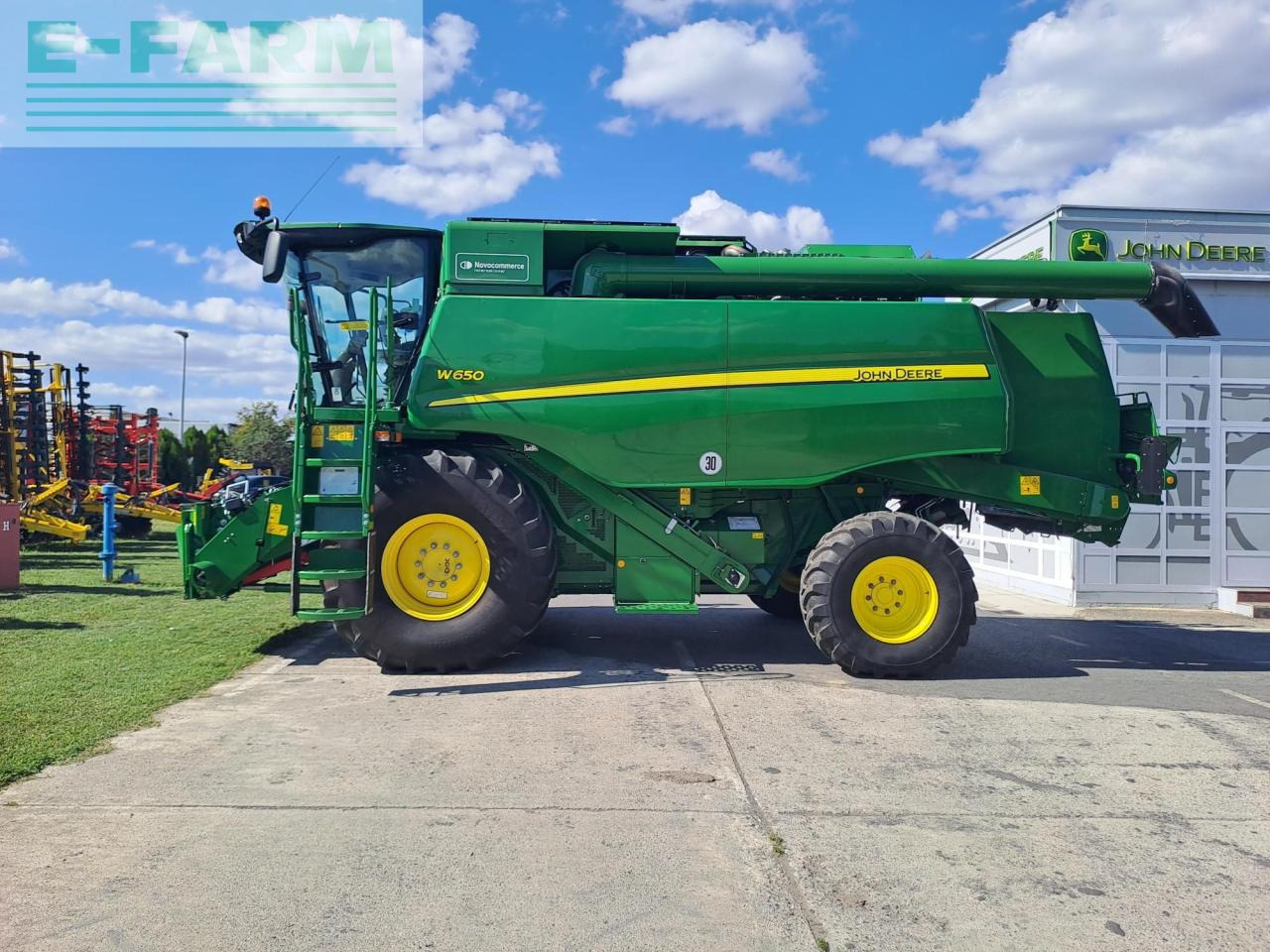 John Deere W650 - Зърнокомбайн: снимка 2 John Deere W650 - Зърнокомбайн: снимка 2
