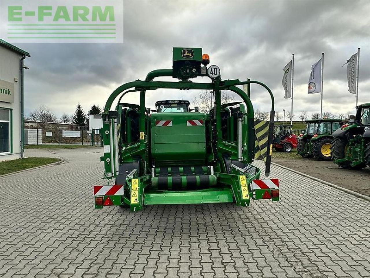 John Deere c441r - Сламопреса за квадратни бали: снимка 3 John Deere c441r - Сламопреса за квадратни бали: снимка 3