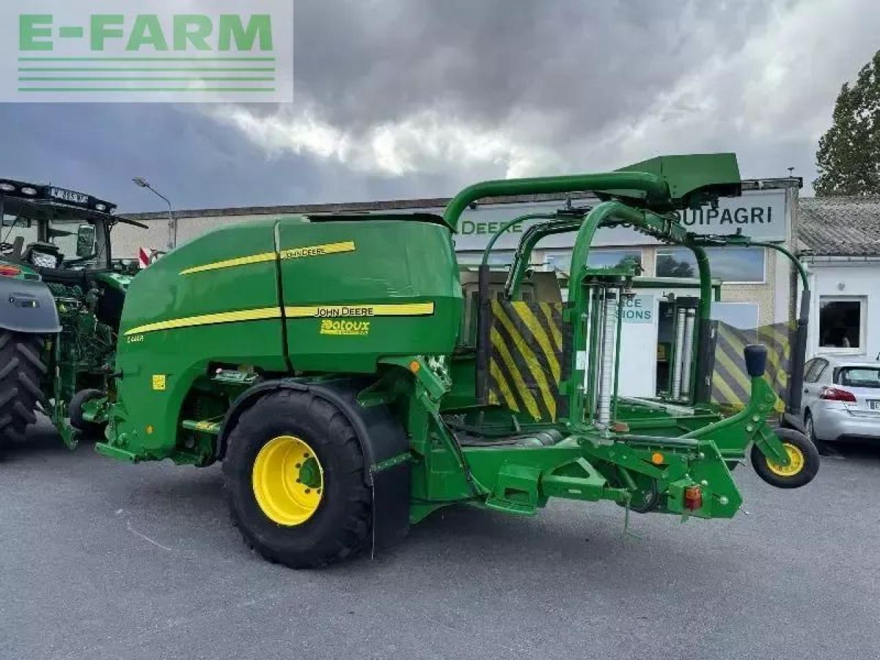 John Deere c441r - Сламопреса за квадратни бали: снимка 3 John Deere c441r - Сламопреса за квадратни бали: снимка 3