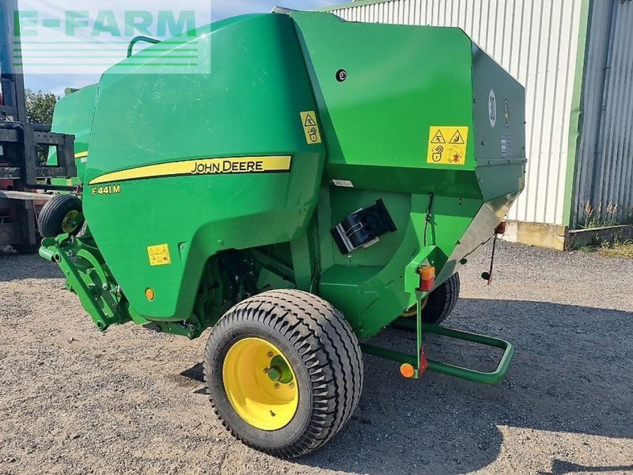 John Deere f441m - Сламопреса за квадратни бали: снимка 3 John Deere f441m - Сламопреса за квадратни бали: снимка 3