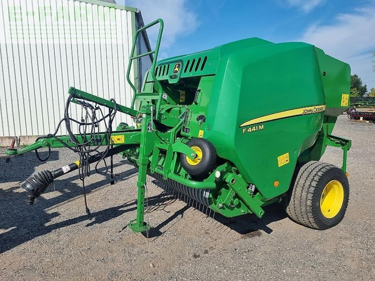 John Deere f441m - Сламопреса за квадратни бали: снимка 1 John Deere f441m - Сламопреса за квадратни бали: снимка 1
