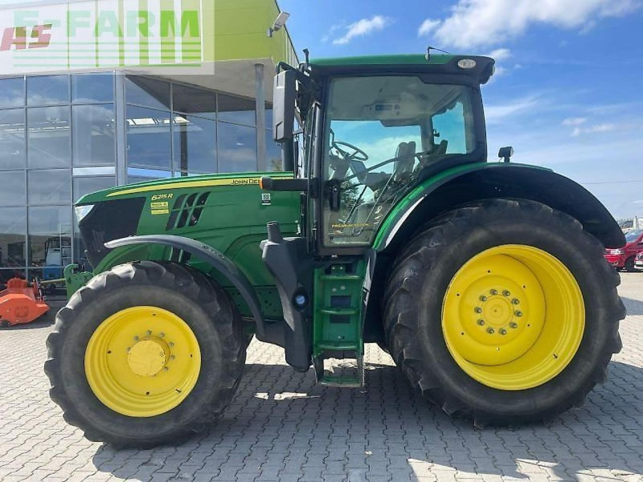 John Deere gebr. 6215r john deere traktor - Трактор: снимка 2 John Deere gebr. 6215r john deere traktor - Трактор: снимка 2