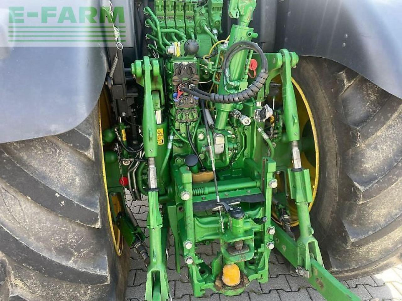 John Deere gebr. 6215r john deere traktor - Трактор: снимка 5 John Deere gebr. 6215r john deere traktor - Трактор: снимка 5