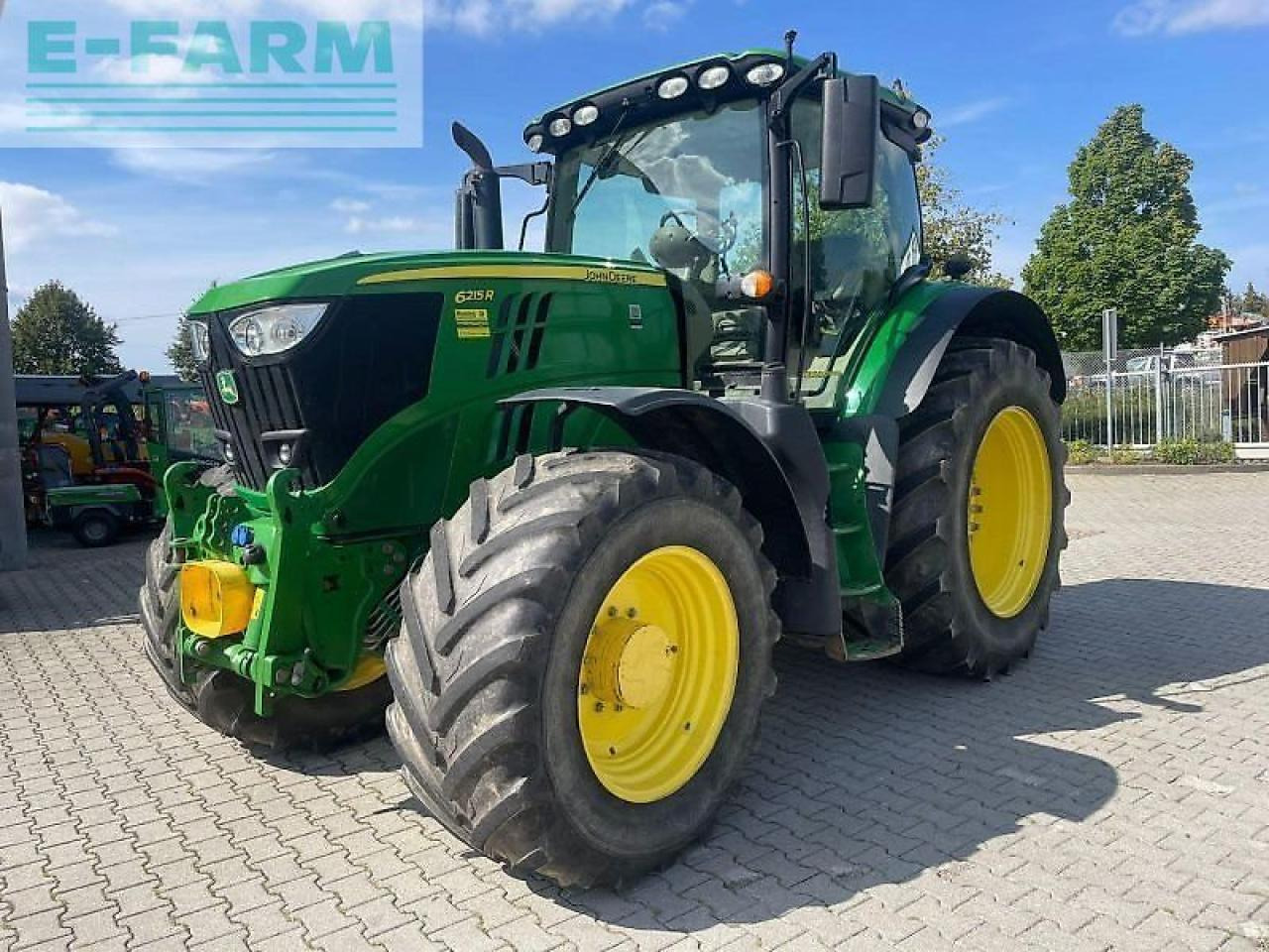 John Deere gebr. 6215r john deere traktor - Трактор: снимка 1 John Deere gebr. 6215r john deere traktor - Трактор: снимка 1