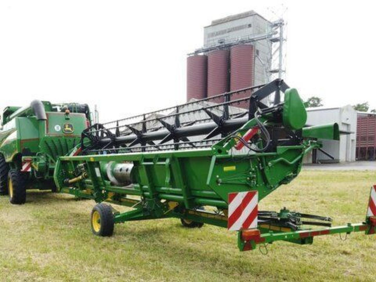 John Deere mähdrescher t 550 i - Зърнокомбайн: снимка 4 John Deere mähdrescher t 550 i - Зърнокомбайн: снимка 4