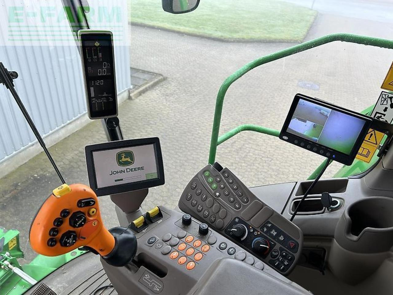 John Deere s690 - Зърнокомбайн: снимка 4 John Deere s690 - Зърнокомбайн: снимка 4
