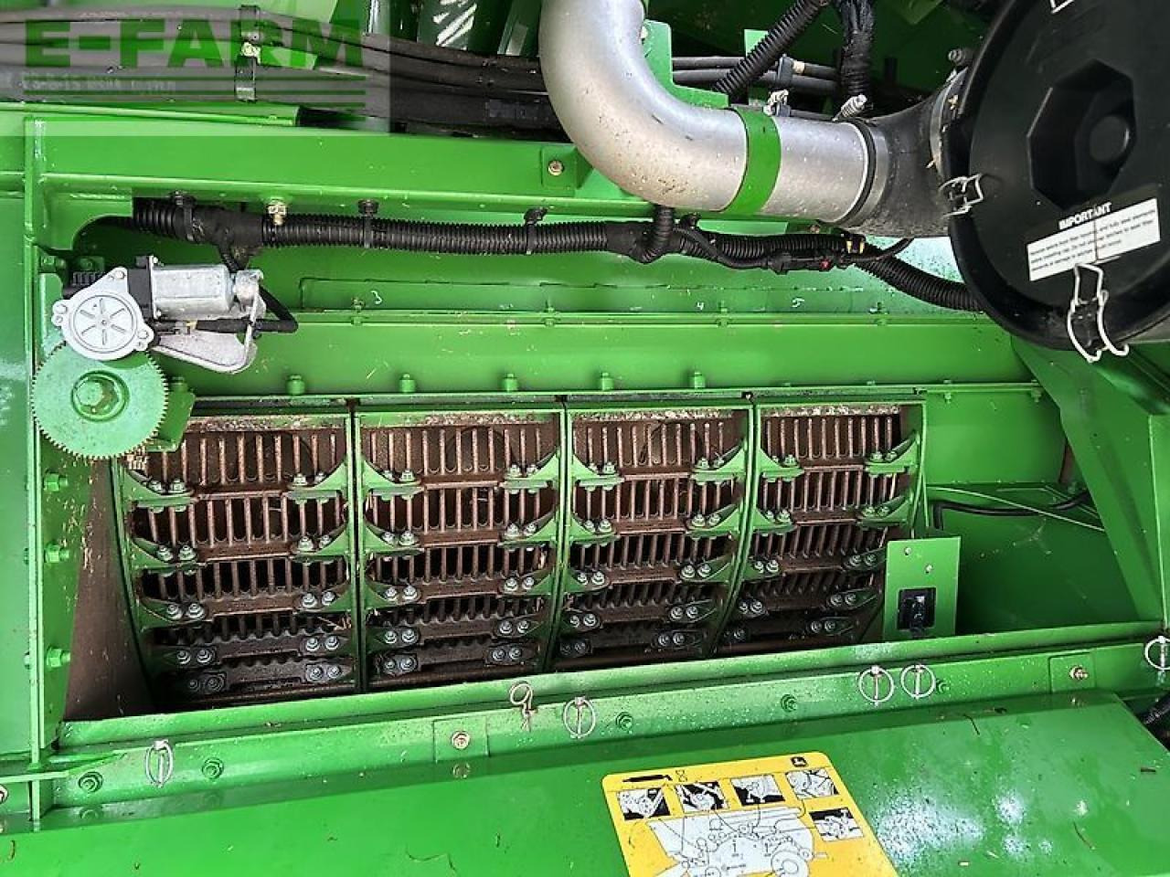 John Deere s690 - Зърнокомбайн: снимка 5 John Deere s690 - Зърнокомбайн: снимка 5