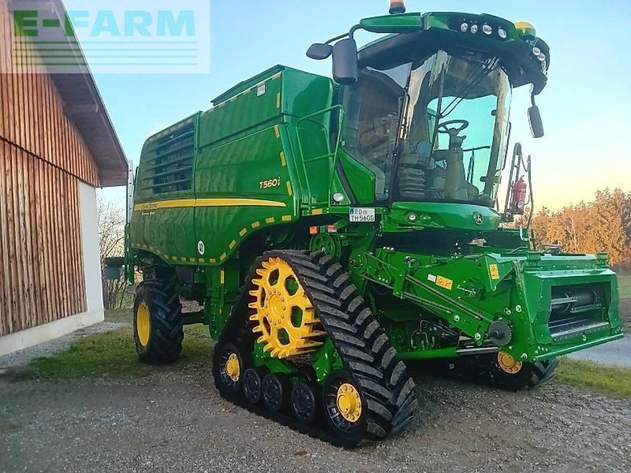 John Deere t 560 i - Зърнокомбайн: снимка 1 John Deere t 560 i - Зърнокомбайн: снимка 1