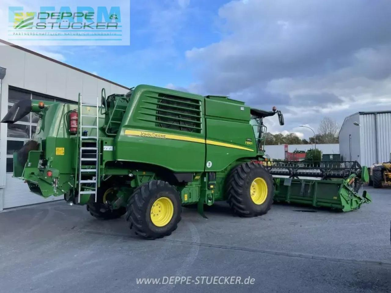 John Deere t550 mit 622r - Зърнокомбайн: снимка 2 John Deere t550 mit 622r - Зърнокомбайн: снимка 2