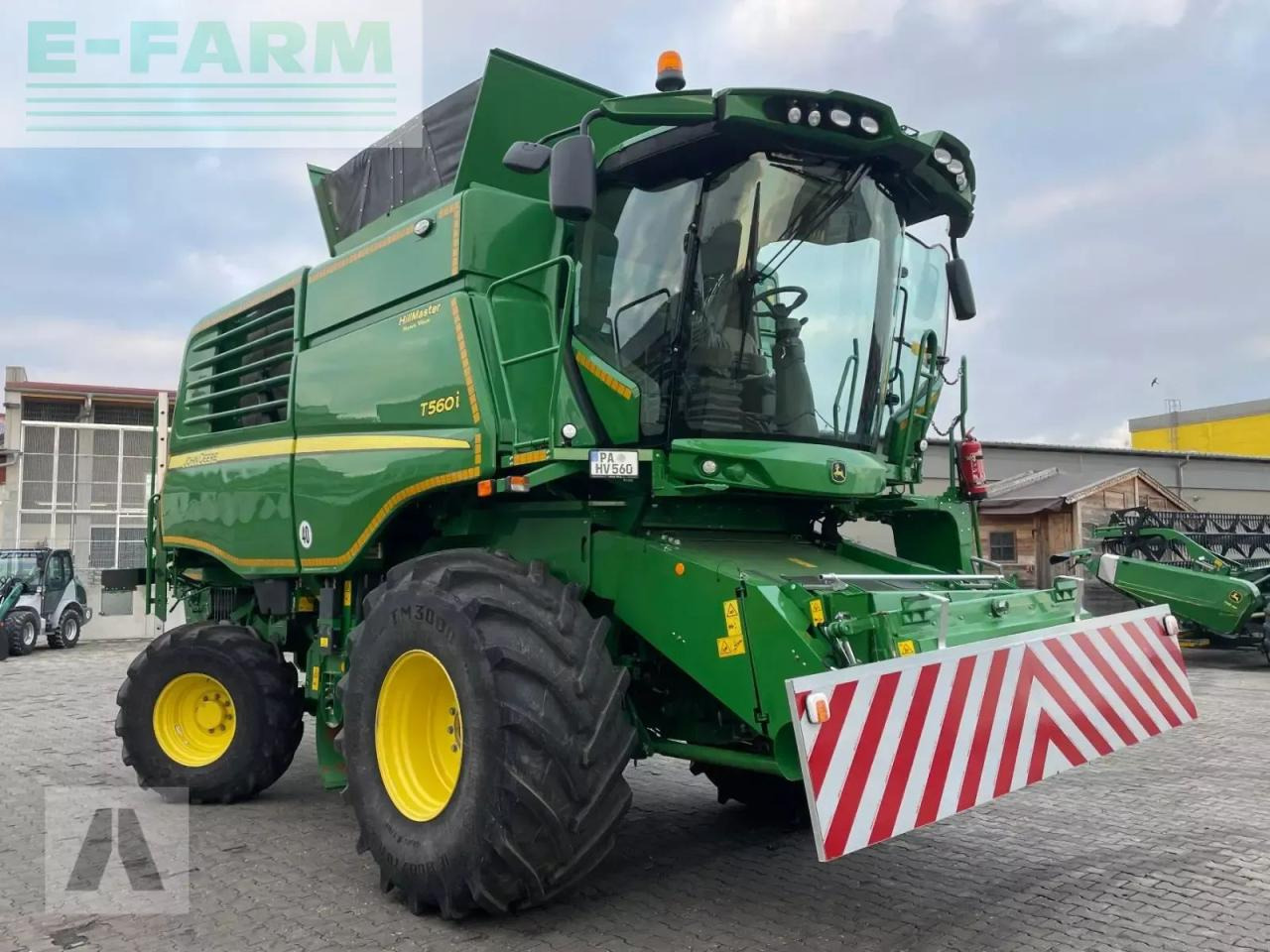 John Deere t560 i hm - Зърнокомбайн: снимка 1 John Deere t560 i hm - Зърнокомбайн: снимка 1