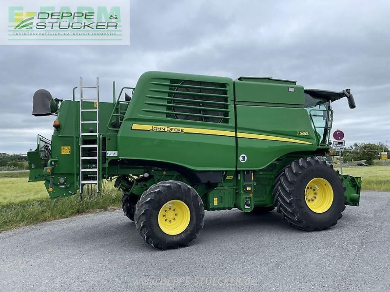 John Deere t560 mit 722pf - Зърнокомбайн: снимка 3 John Deere t560 mit 722pf - Зърнокомбайн: снимка 3