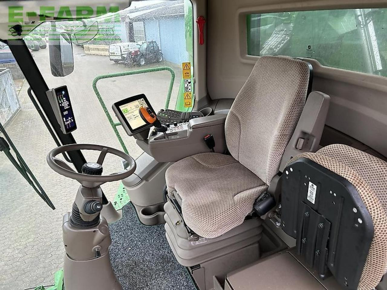 John Deere t670 - Зърнокомбайн: снимка 4 John Deere t670 - Зърнокомбайн: снимка 4