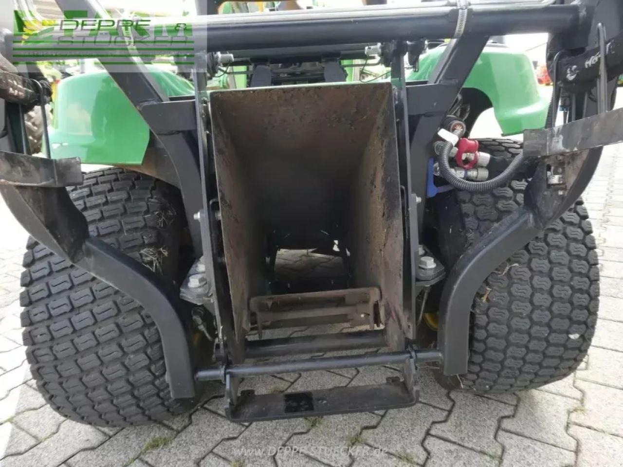 John Deere x950r hochentleerung - Трактор: снимка 4 John Deere x950r hochentleerung - Трактор: снимка 4