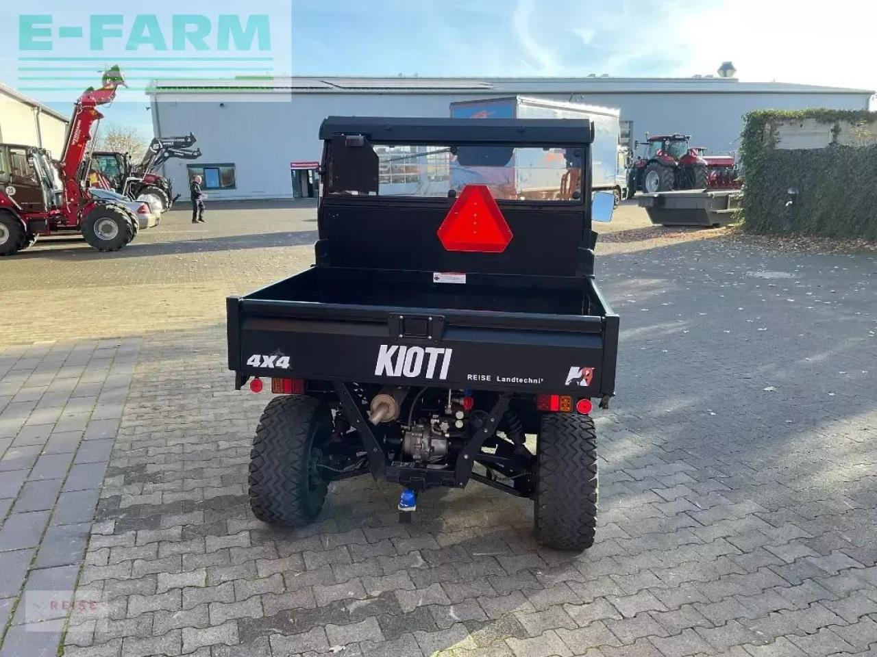 Kioti k9 2400 - Трактор: снимка 4 Kioti k9 2400 - Трактор: снимка 4