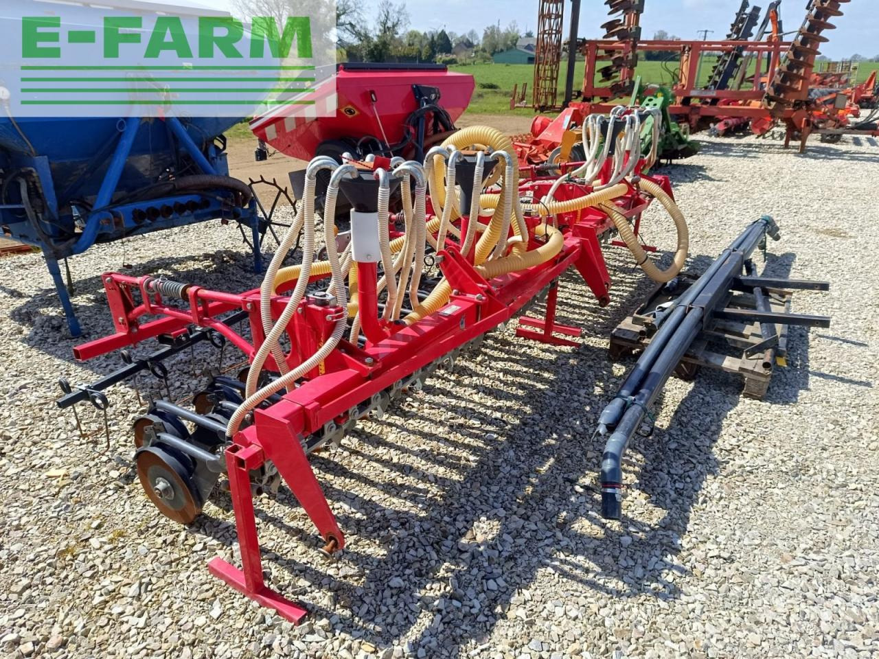 Kongskilde ns1500 + ligne de semis repliable 4m50 - Прецизна сеялка: снимка 4 Kongskilde ns1500 + ligne de semis repliable 4m50 - Прецизна сеялка: снимка 4