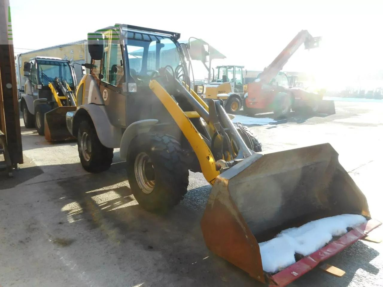 Kramer 5075 - Мини багер: снимка 4 Kramer 5075 - Мини багер: снимка 4