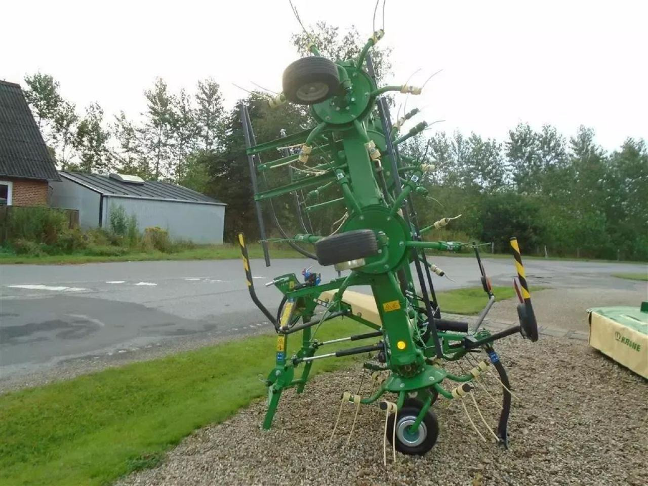 Krone vendro 900 - Гребло/ Сенообръщачка: снимка 3 Krone vendro 900 - Гребло/ Сенообръщачка: снимка 3