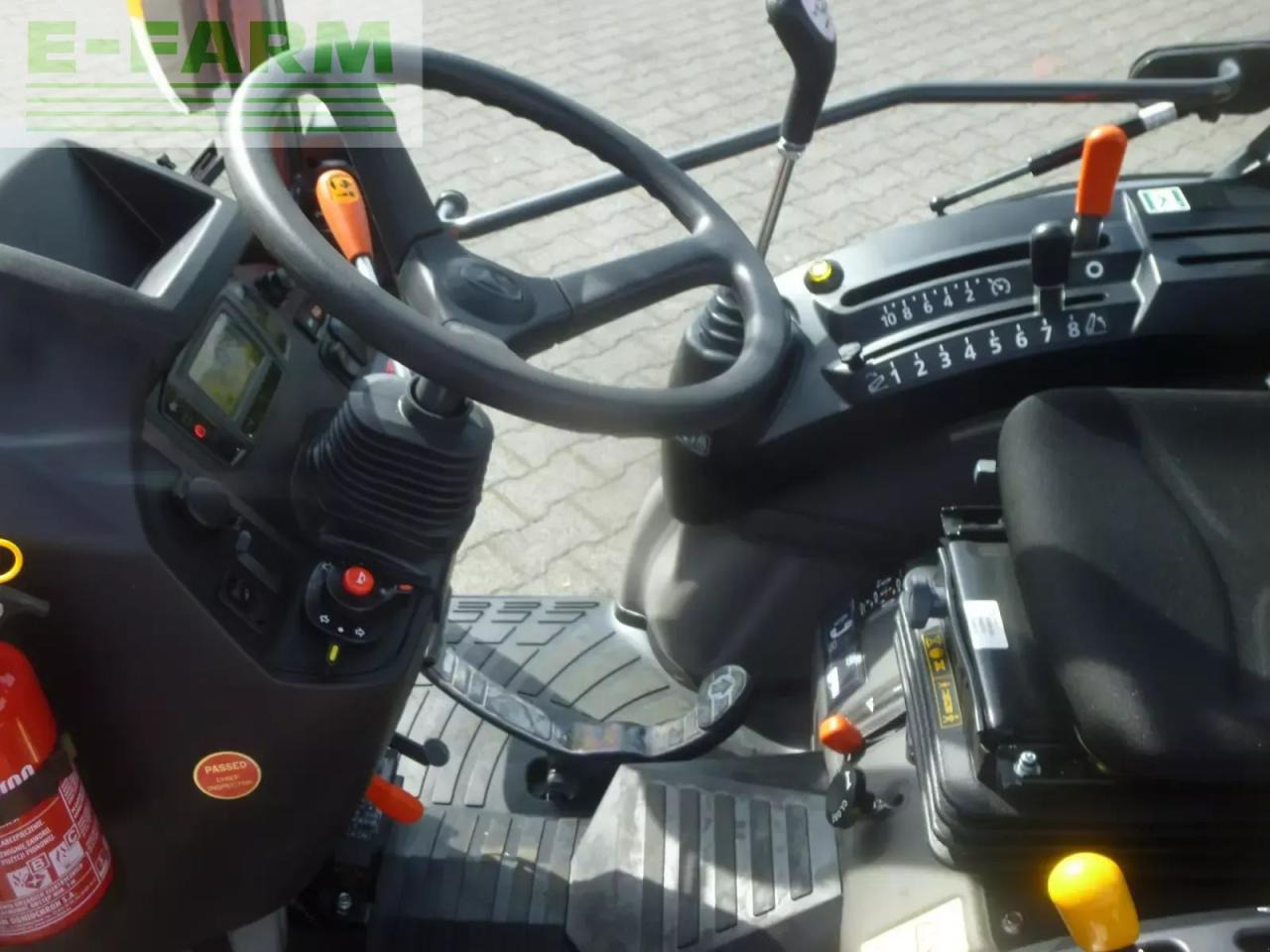 Kubota b2-231h cab ab 0,99% - Трактор: снимка 5 Kubota b2-231h cab ab 0,99% - Трактор: снимка 5