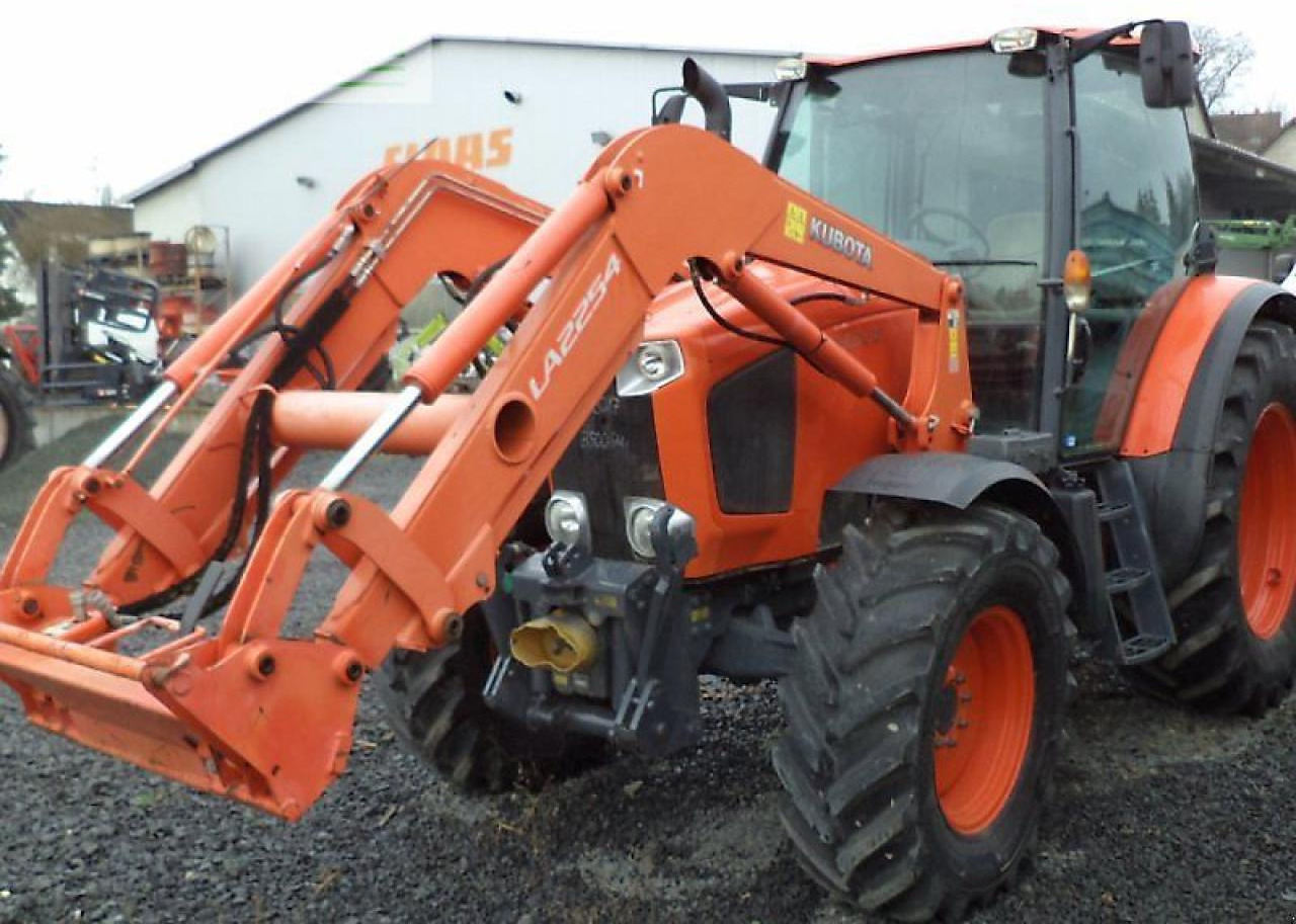 Kubota m135-17 gx 2 - Трактор: снимка 2 Kubota m135-17 gx 2 - Трактор: снимка 2