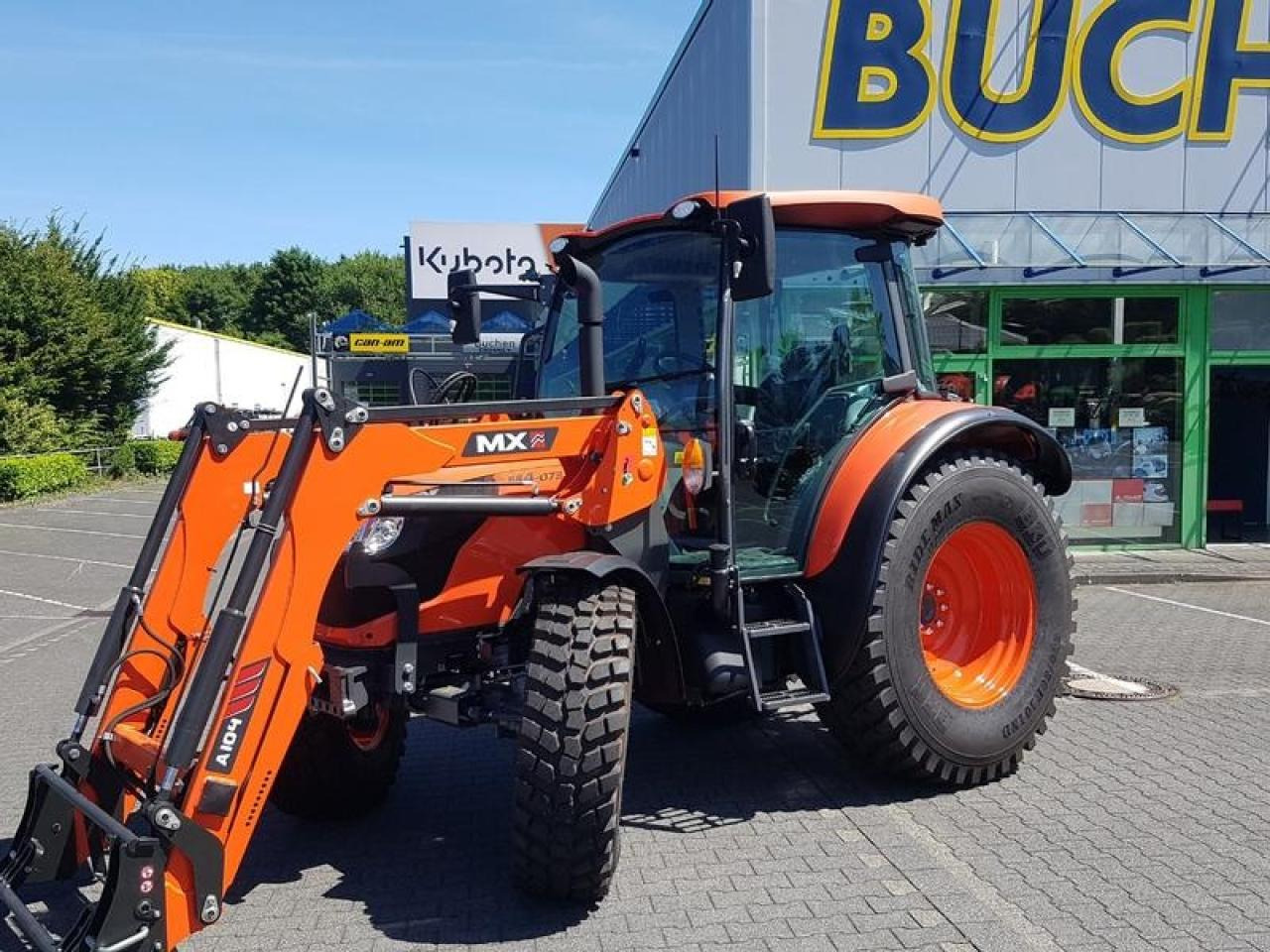 Kubota m4-073 cab 36x36 - Трактор: снимка 3 Kubota m4-073 cab 36x36 - Трактор: снимка 3