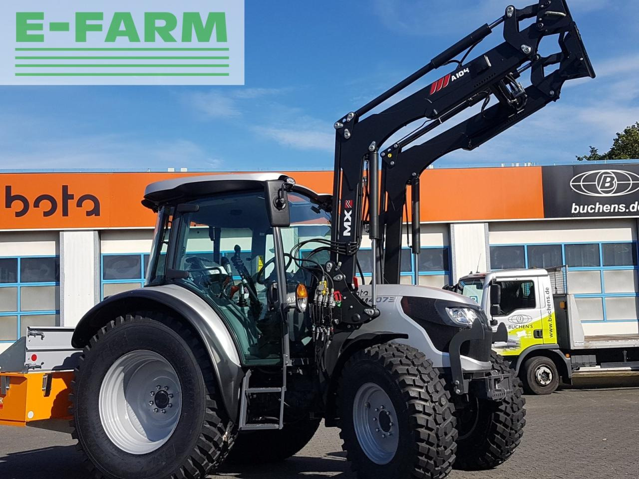 Трактор Kubota m4-073 cab demomaschine: снимка 7