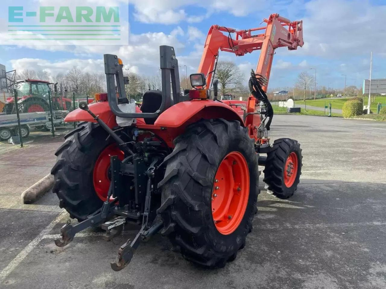Kubota tracteur agricole m7060dth . kubota - Трактор: снимка 4 Kubota tracteur agricole m7060dth . kubota - Трактор: снимка 4