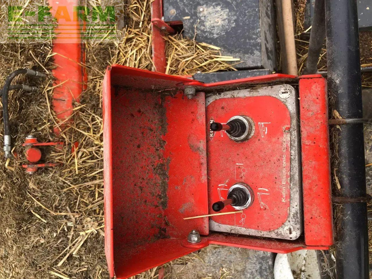 Kuhn altor 6070 - Оборудване за силаж: снимка 5 Kuhn altor 6070 - Оборудване за силаж: снимка 5