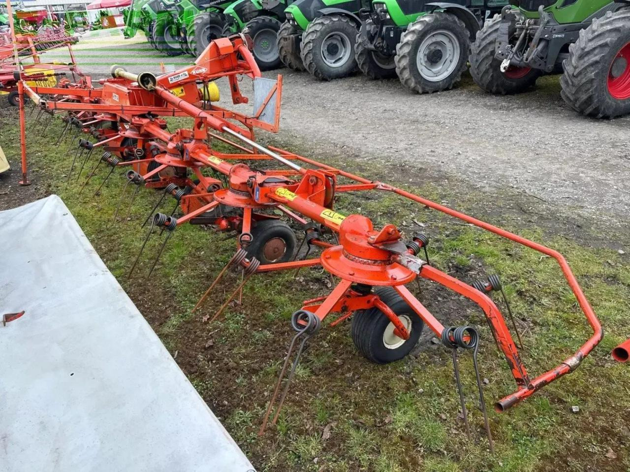 Kuhn faneur gf8501mh kuhn - Гребло/ Сенообръщачка: снимка 4 Kuhn faneur gf8501mh kuhn - Гребло/ Сенообръщачка: снимка 4