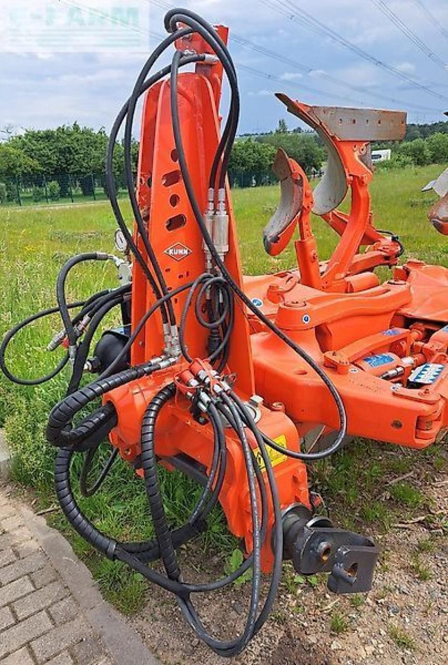 Kuhn varimaster 153 - Плуг: снимка 5 Kuhn varimaster 153 - Плуг: снимка 5