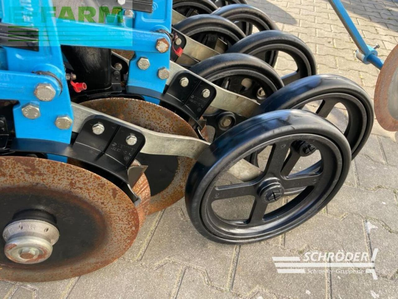 Lemken zirkon 12/300 + saphir 8/300-ds 125 - Сеялка: снимка 3 Lemken zirkon 12/300 + saphir 8/300-ds 125 - Сеялка: снимка 3