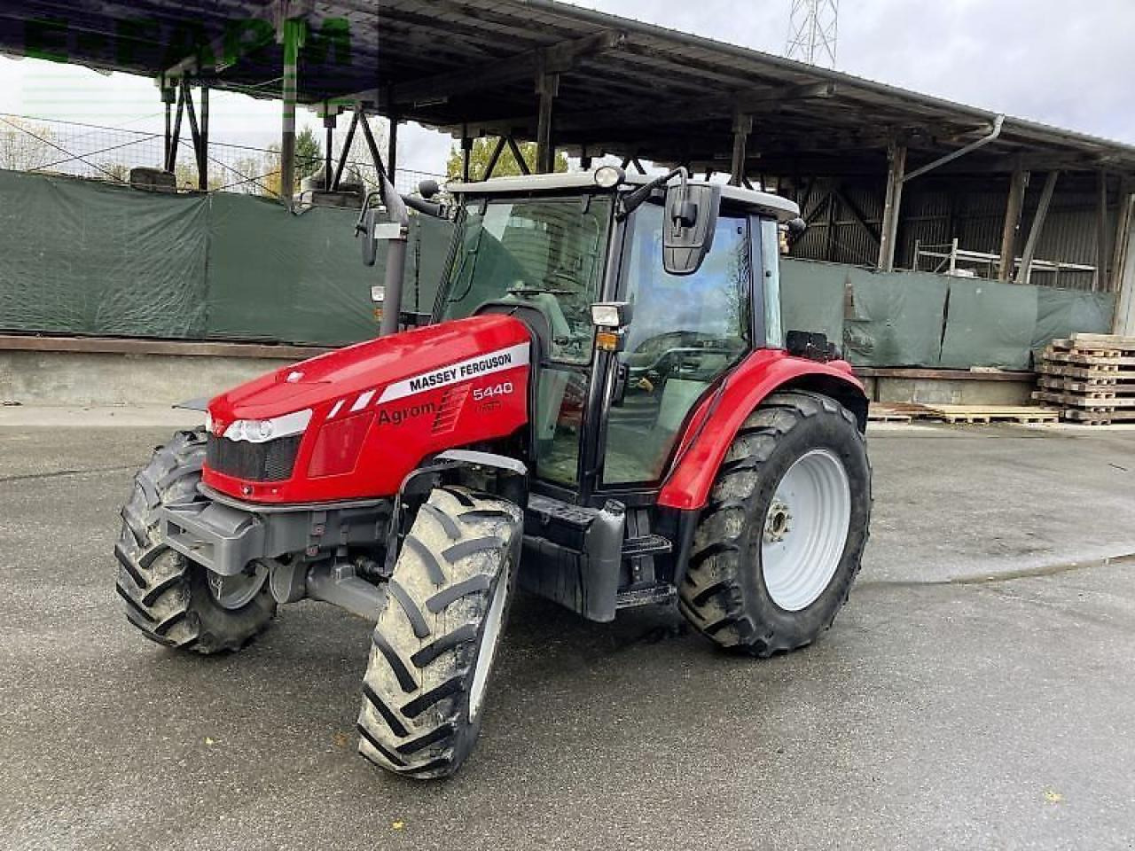 Massey Ferguson 5440 dyna 4 - Трактор: снимка 1 Massey Ferguson 5440 dyna 4 - Трактор: снимка 1
