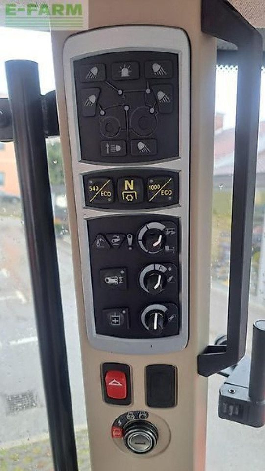 Трактор Massey Ferguson 5609 dyna4: снимка 15