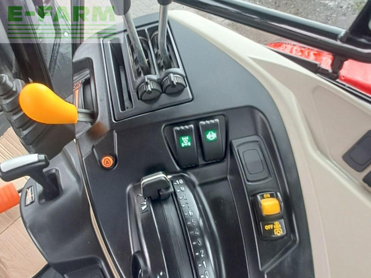 Massey Ferguson 5711 DYNA 4 - Трактор: снимка 3 Massey Ferguson 5711 DYNA 4 - Трактор: снимка 3