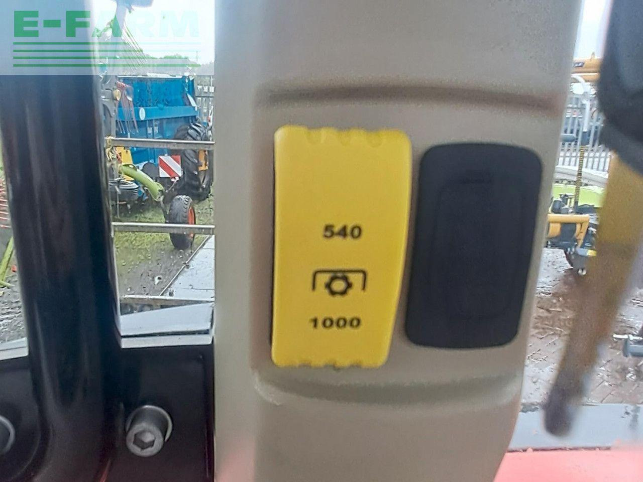 Massey Ferguson 5711 DYNA 4 - Трактор: снимка 4 Massey Ferguson 5711 DYNA 4 - Трактор: снимка 4