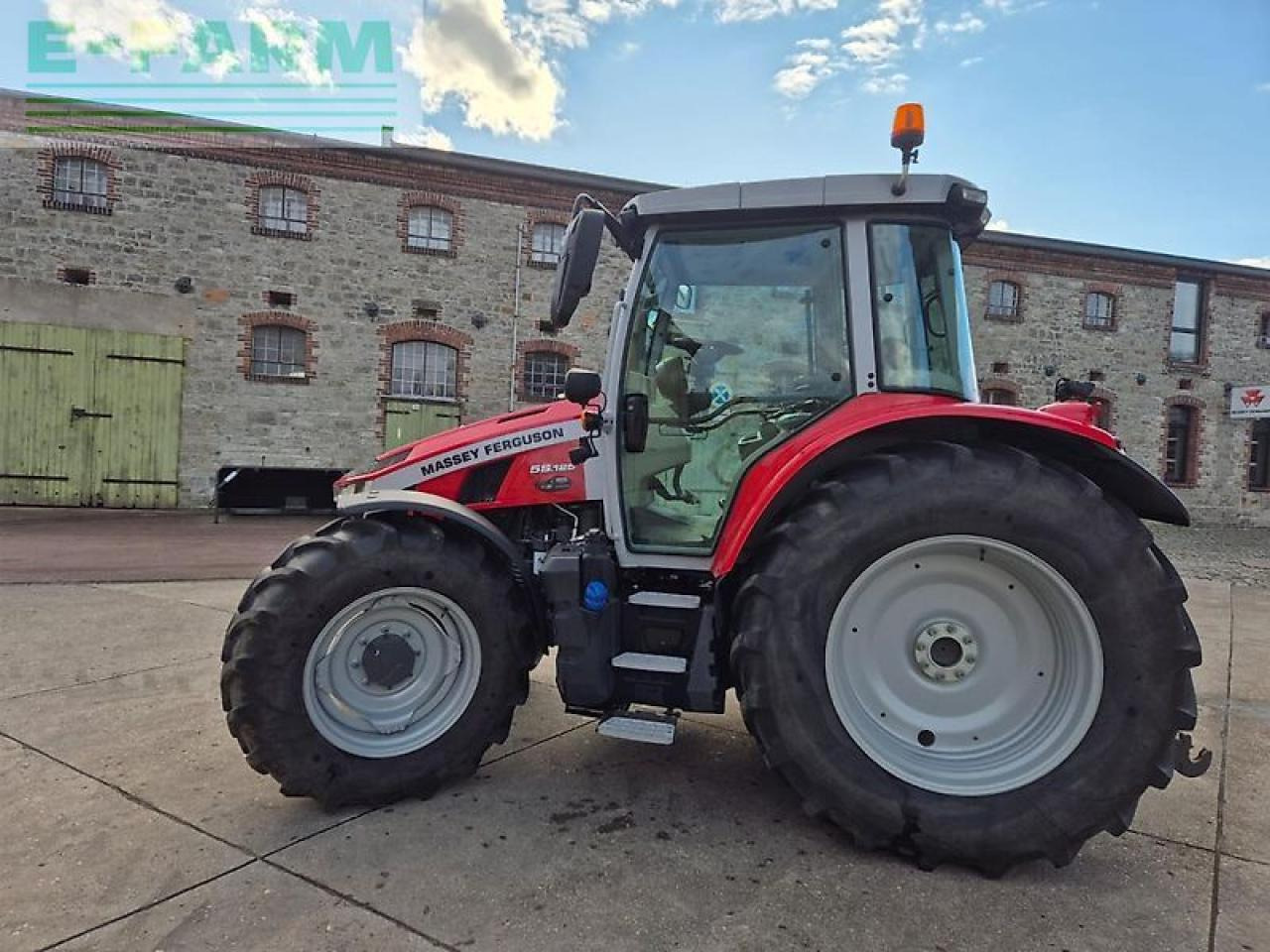 Massey Ferguson 5s.125 dyna-4 ess - Трактор: снимка 5 Massey Ferguson 5s.125 dyna-4 ess - Трактор: снимка 5