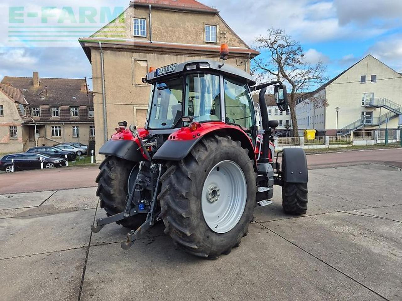 Massey Ferguson 5s.125 dyna-4 ess - Трактор: снимка 2 Massey Ferguson 5s.125 dyna-4 ess - Трактор: снимка 2