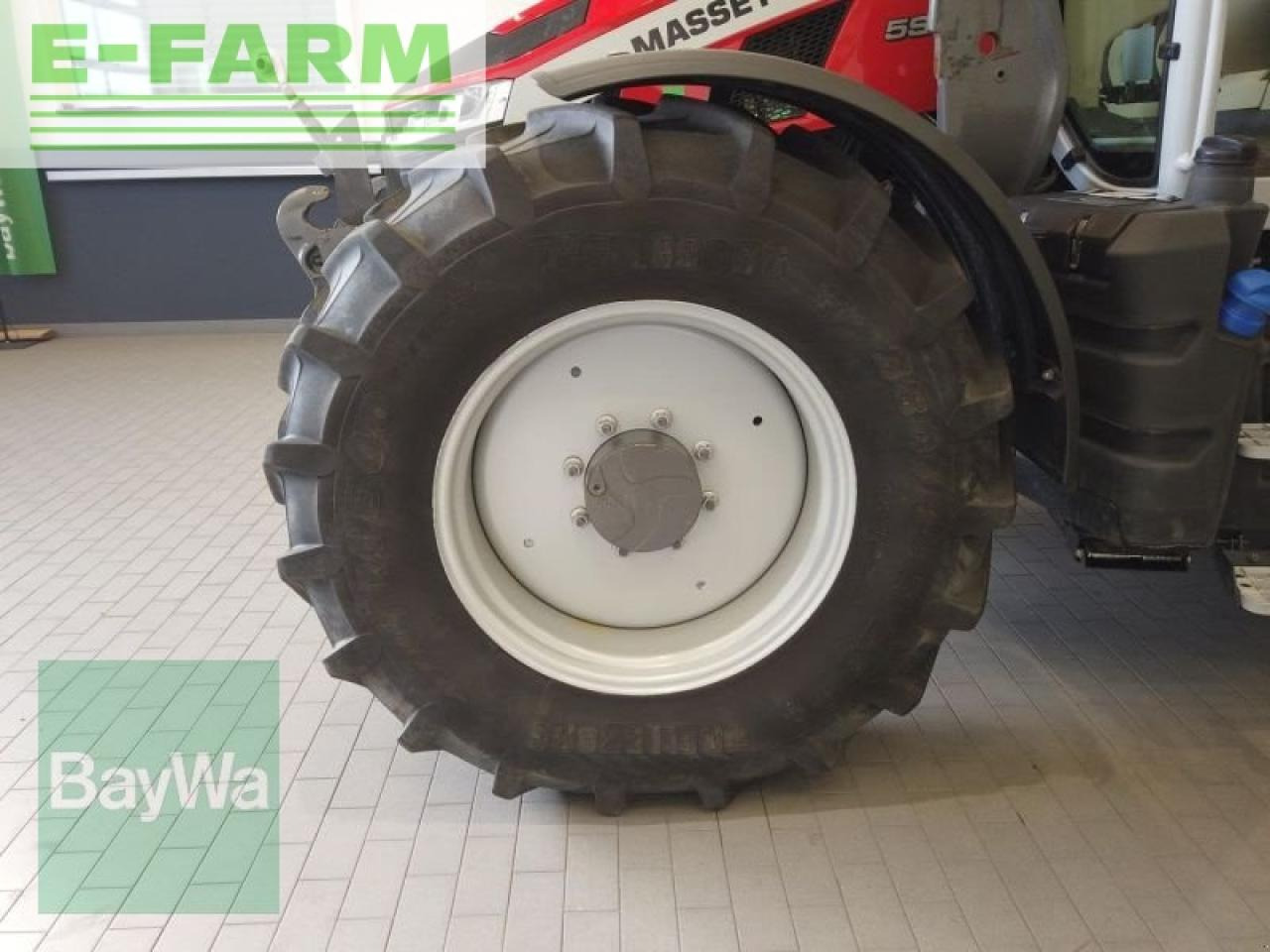 Трактор Massey Ferguson 5s.145 dyna-6 exclusive Exclusive: снимка 18