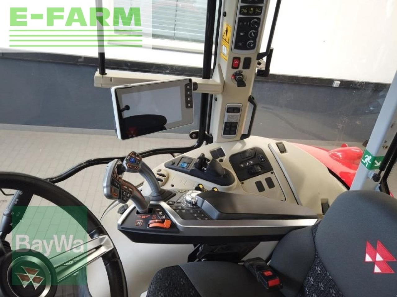Трактор Massey Ferguson 5s.145 dyna-6 exclusive Exclusive: снимка 14