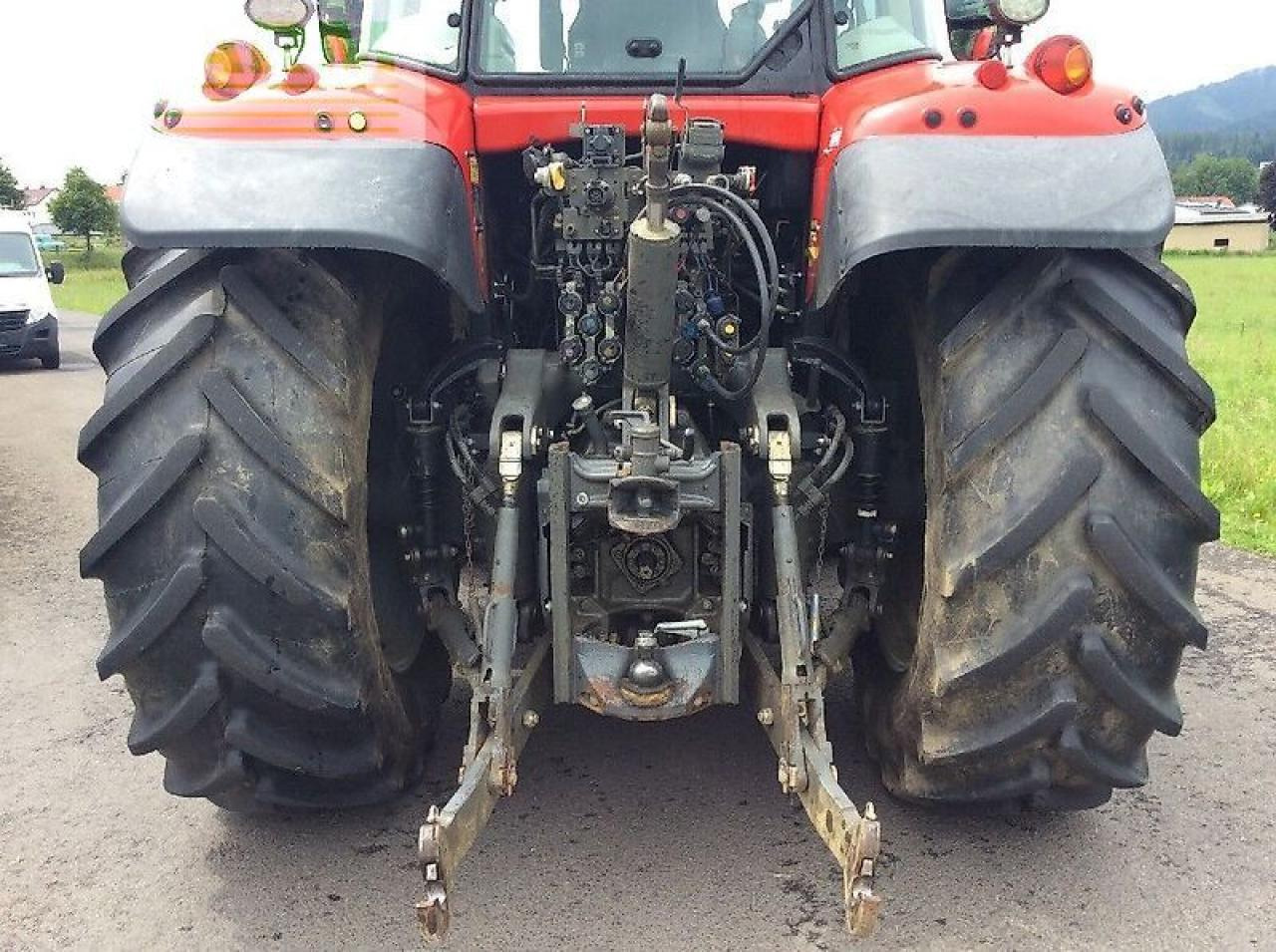 Трактор Massey Ferguson 6713s: снимка 7